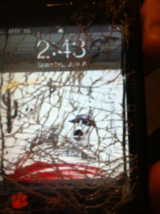 Illustration for article titled The Gizmodo vs. Deadspin iPhone Repair Contest: And The Winner Is...